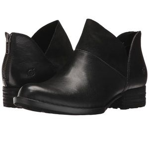 Born Karava Slip on Ankle boots size 9